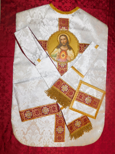 Roman Vestment set Sacred Heart